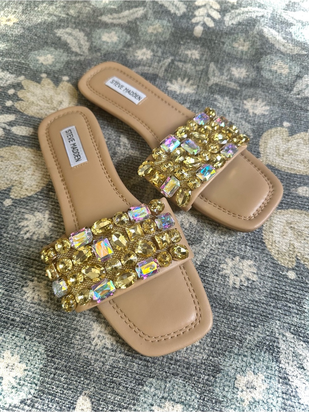 Steve Madden Levity Tan Embellished Rhinestone Flat Slide Sandals Sz 8.5